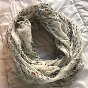 NWOT American Eagle Infinity Scarf